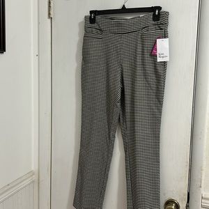 NWT Kim Rogers Women Black and White Houndstooth Pull on Pants. Size 12 P